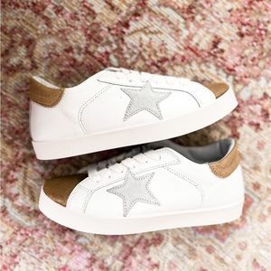 Estrella sneakers 